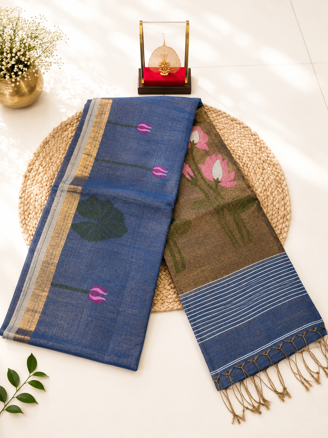Premium Silk Linen - Tulip Motifs